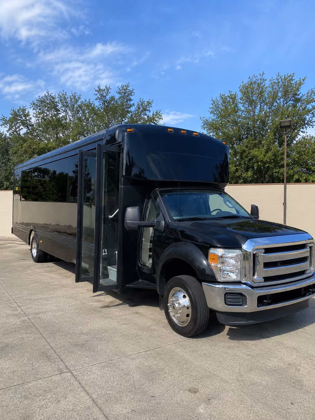 springdale 20 passenger party bus